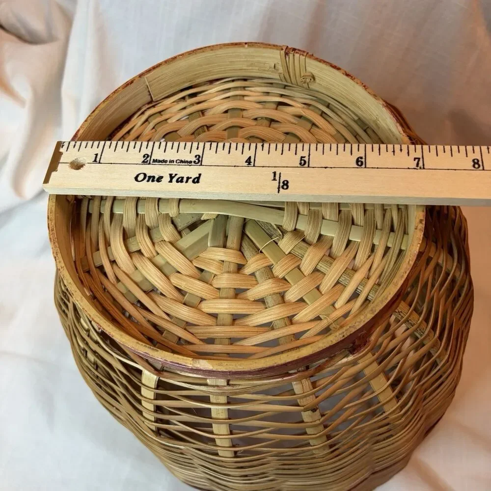 Vintage Hand Woven Wicker Basket With Fitted Lid Top Handle 11” x 14”